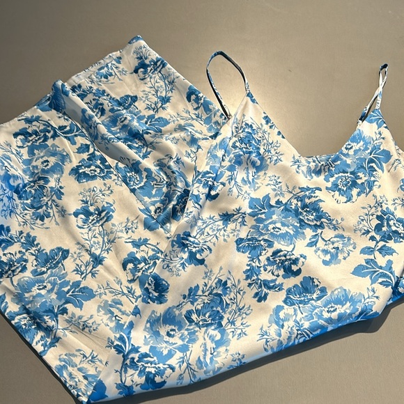 REDUCED - MOVING SALE - Reformation Sophia Silk Dress - Olympia - Picture 3 of 9